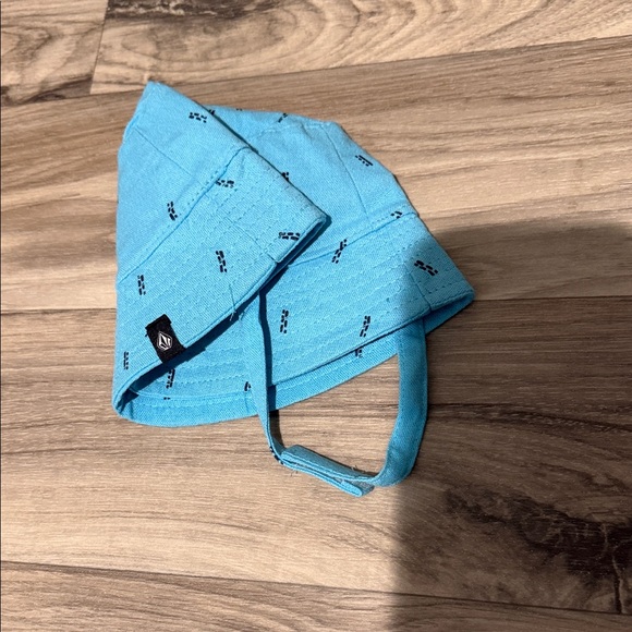 Volcom Light Blue Button-Up - Picture 3 of 4